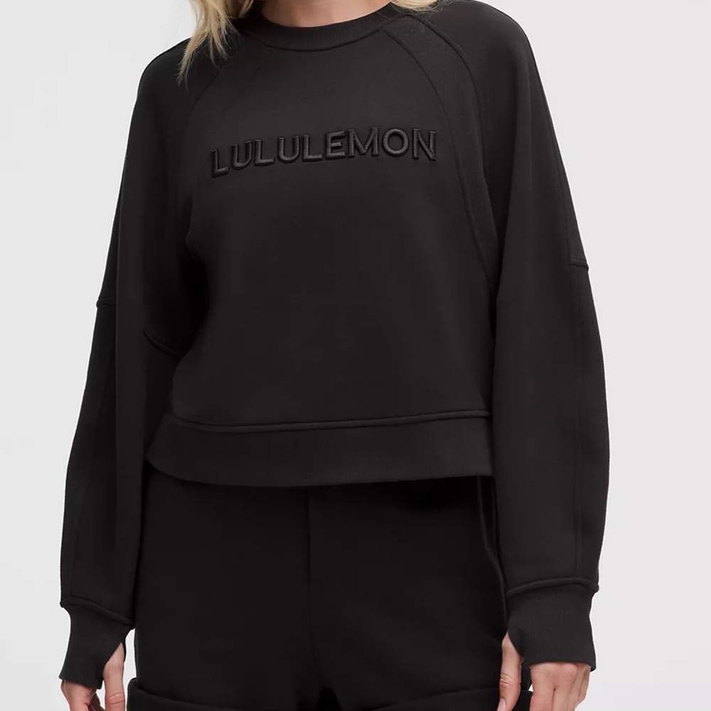 Lululemon Scuba Oversized Pullover
Wordmark